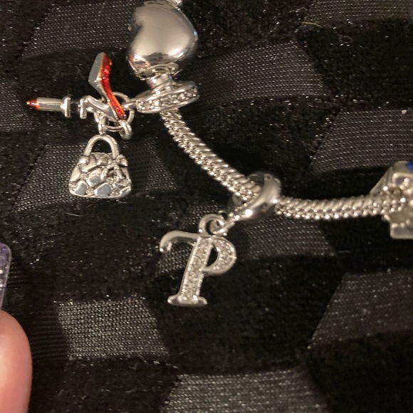 Charm-Bracelet- The Letter P initial in silver tone. Charm/Pendent nwt - Picture 9 of 10
